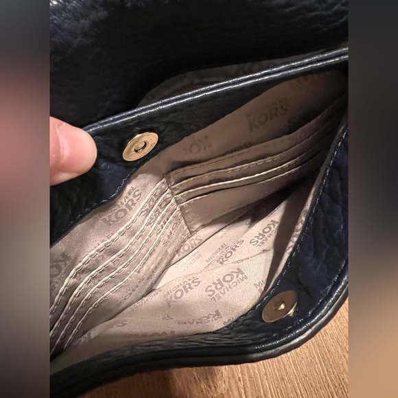 Michael Kors medium Bedford tassel purse - Picture 9 of 13